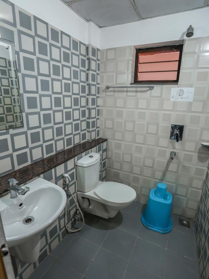 Hare Krishna Inn Guruvayur Bagian luar foto