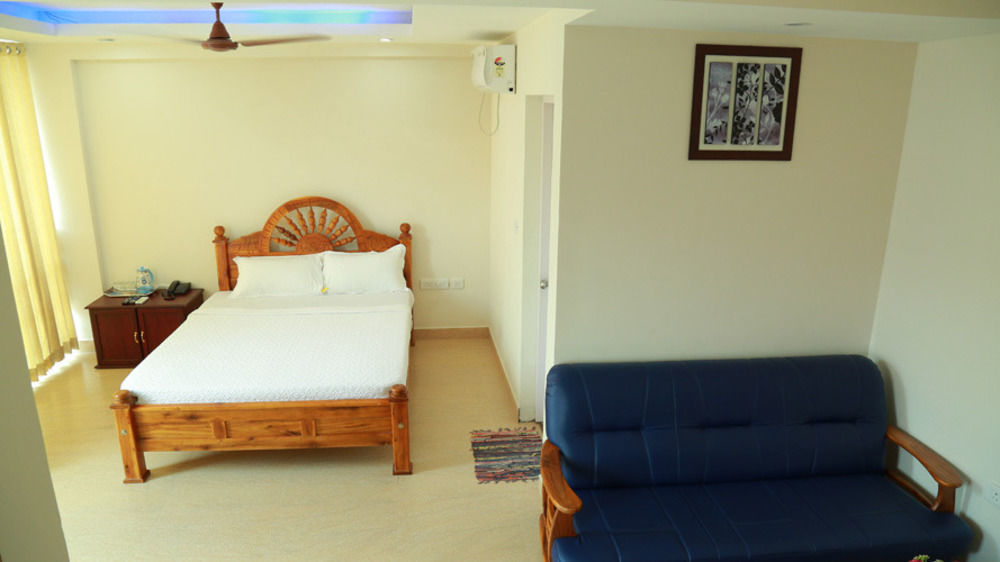 Hare Krishna Inn Guruvayur Bagian luar foto