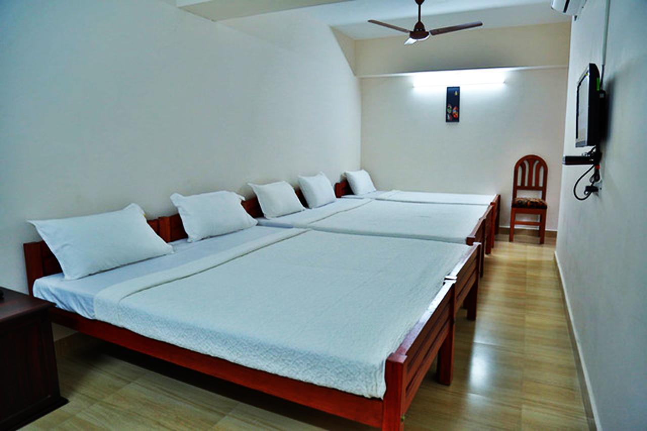 Hare Krishna Inn Guruvayur Bagian luar foto